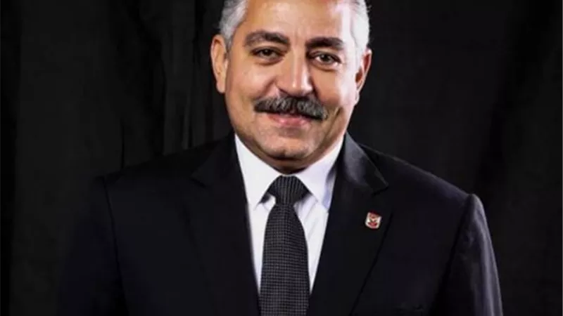 تكريم خاص للعامري فاروق قبل انطلاق مباراة الأهلي والزمالك
