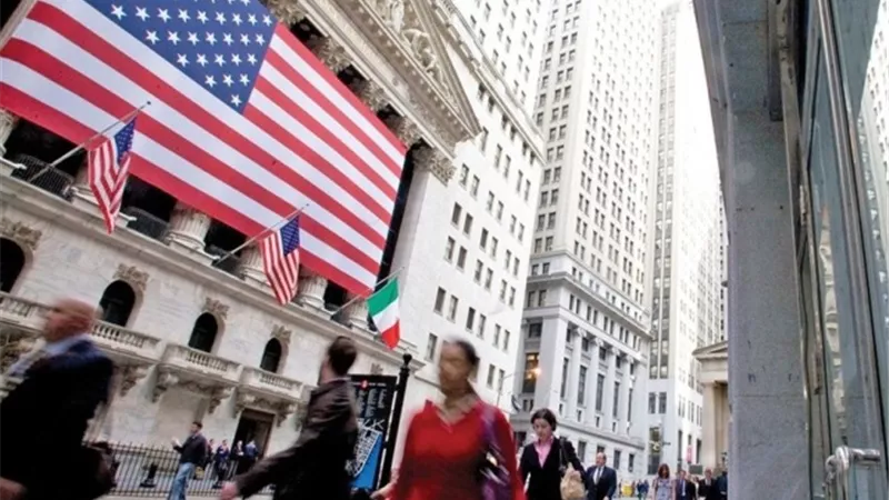 نمو الوظائف الأمريكية بأكثر من التوقعات وسط ارتفاع البطالة