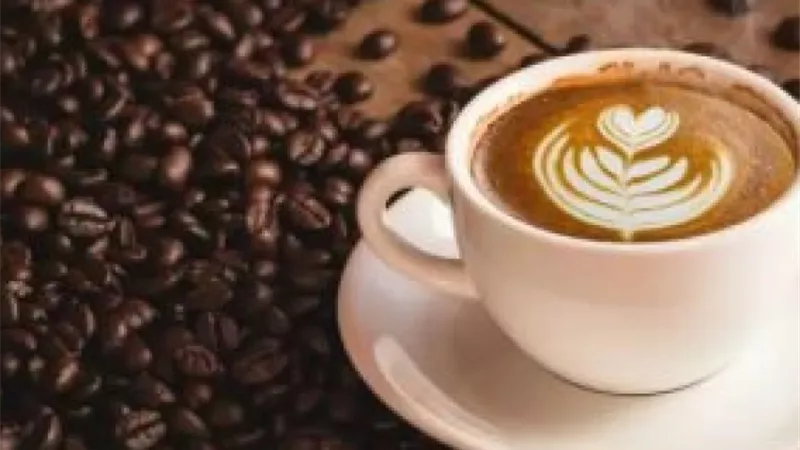 5 اثار جانبية لشرب القهوة الفرنسية على الريق..احذرها