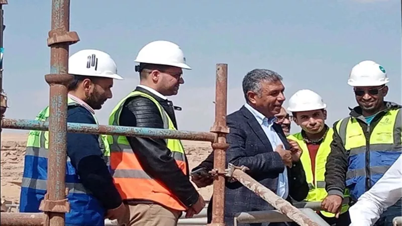وزير الإسكان يتابع زيادة الطاقة الإنتاجية من المياه بمحطة القاهرة
