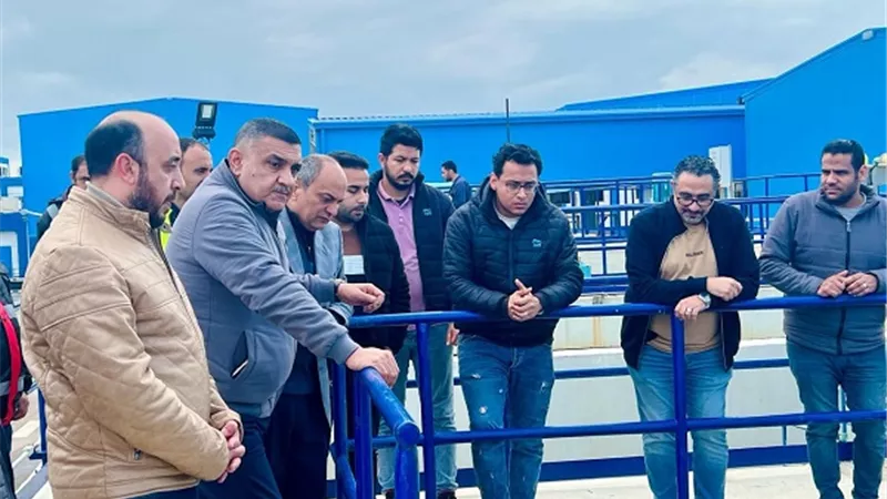 مسئولو الإسكان يتفقدون محطتي تحلية مياه البحر