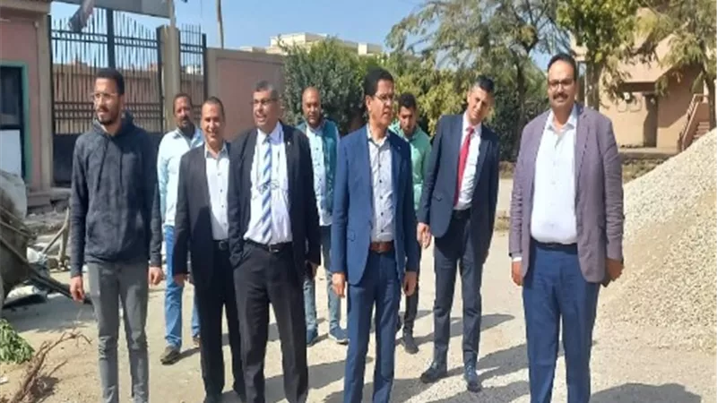 رئيس جامعة بنها يتابع سير العمل بمجمع الخدمات وكلية التمريض