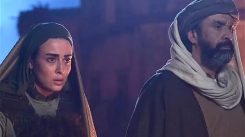 بدون مكياج ..ميرنا نور الدين بالحجاب في 