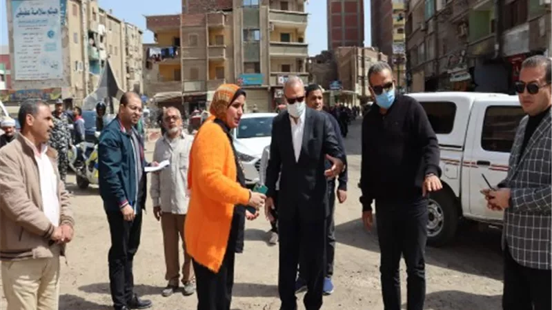 محافظ القليوبية يتفقد تطوير ورصف طرق وشوارغ بمدينتي بنها وطوخ