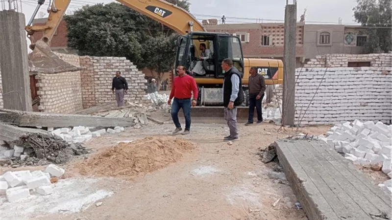 محافظ أسيوط: إزالة 30 حالة تعدي على أراضي زراعية وأملاك دولة