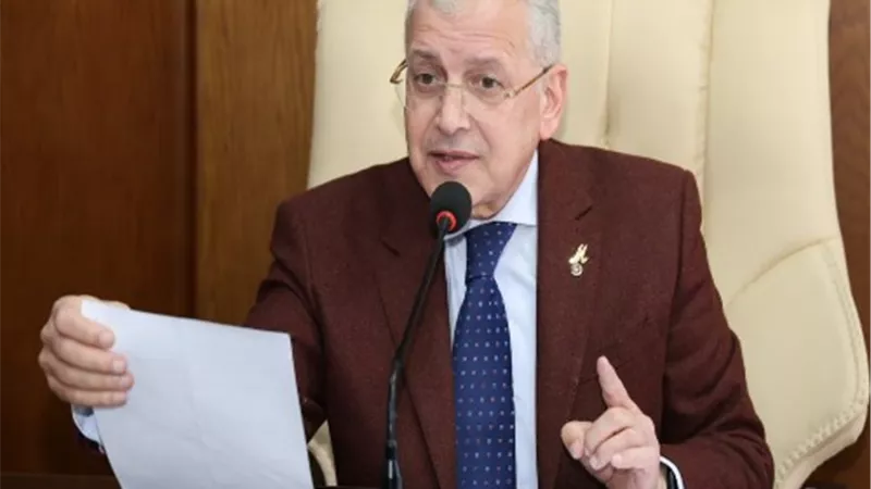 مجاهد يعلن حالة الطوارئ بمياه القليوبية استعداداً لشهر رمضان