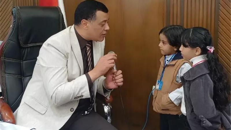 تلميذا قنا الرسمية لغات يجريان حوارا مع وكيل وزارة التعليم