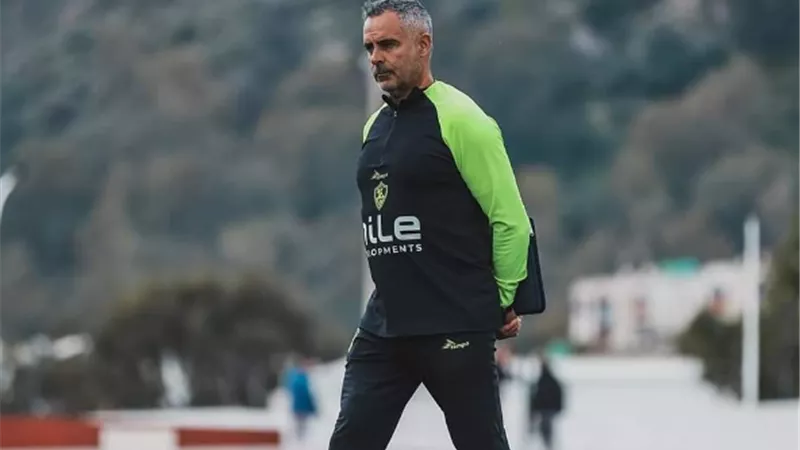 لاعب الزمالك السابق: جوميز لا يتحمل أي مسئولية لخسارة الزمالك