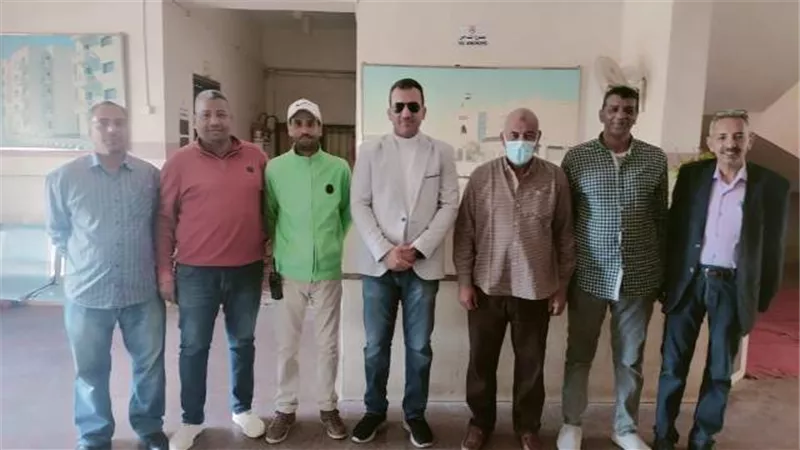 رئيس جهاز طيبة الجديدة يقدم التهنئة للعاملين فى جميع الإدارات صور