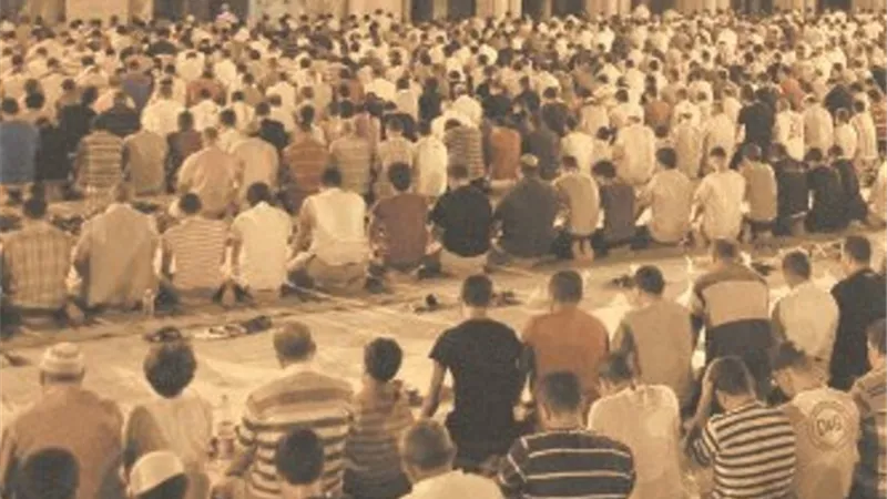 تراويح .. تهنئة النبي