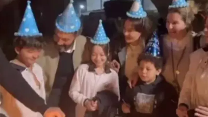 خالد النبوي يحتفل بعيد ميلاد شقيقته فى 