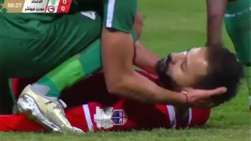 حسام حسن يزور أحمد رفعت في المستشفي للاطمئنان عليه