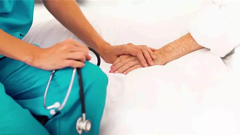 فحوصات شاملة لأصحاب الأمراض المزمنة مجانًا طوال شهر رمضان..تفاصيل