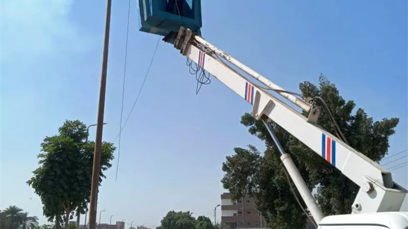 عطية: إضاءة الطريق الزراعى بشكل منتظم بطريق أسوان / القاهرة