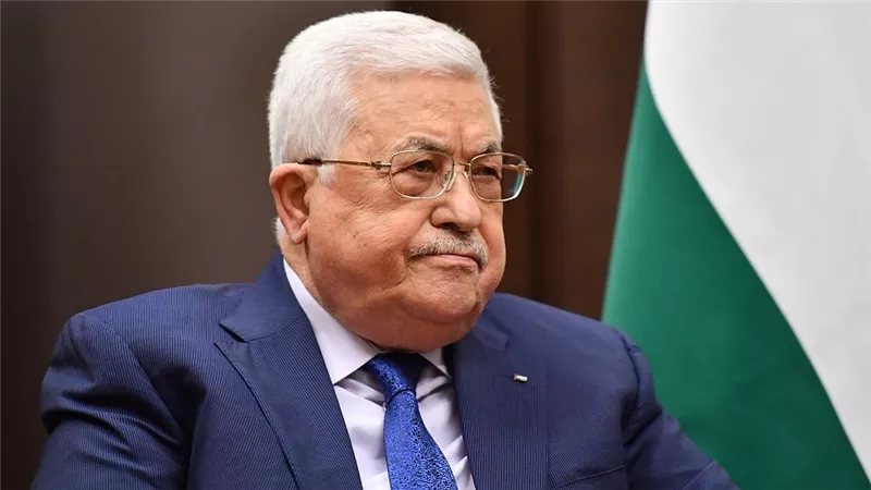 إعلام فلسطيني: عباس يختار محمد مصطفى لترؤس الحكومة