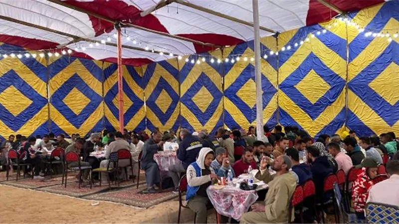 أكبر مائدة رحمن طوال شهر رمضان فى مدينة بدر صاحبها 