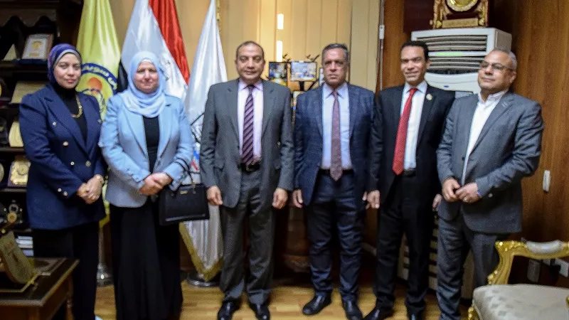 رئيس جامعة بني سويف يستقبل وكيل وزارة المالية بالمحافظه