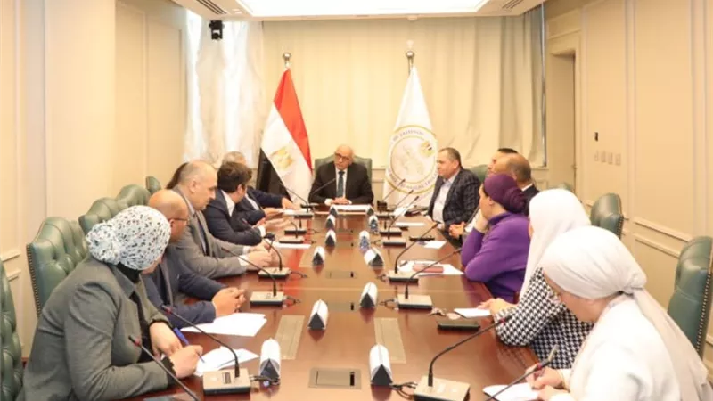حجازي يبحث التوسع في مدارس المتفوقين للعلوم والتكنولوجيا 