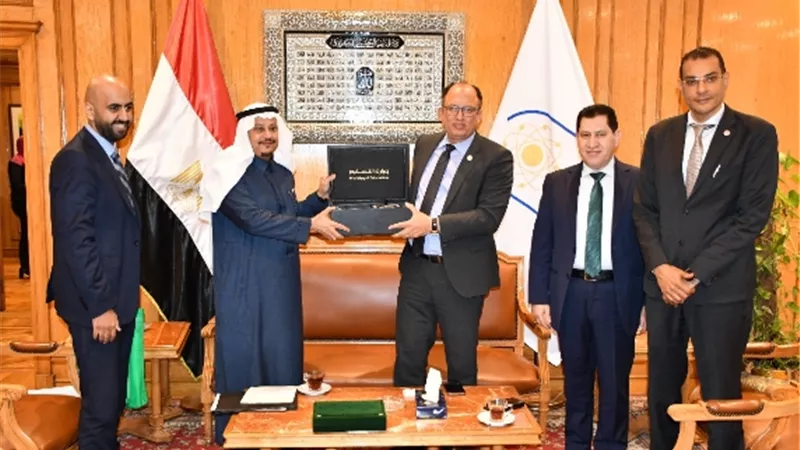 رئيس جامعة حلوان يستقبل سفير السعودية لبحث أوجه التعاون