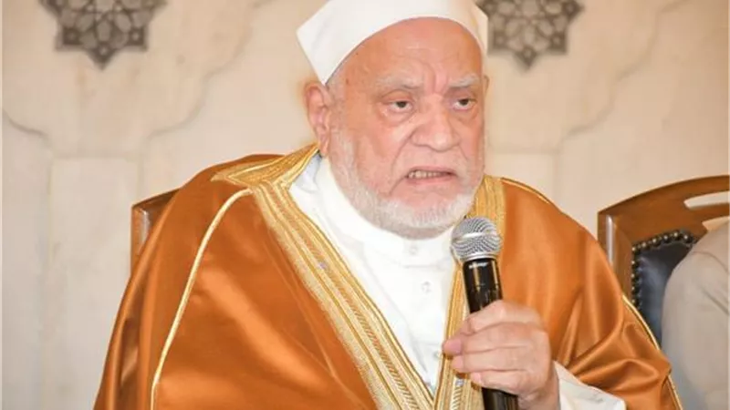 أحمد عمر هاشم يكشف عن أفضل وقت للدعاء في رمضان.. فيديو