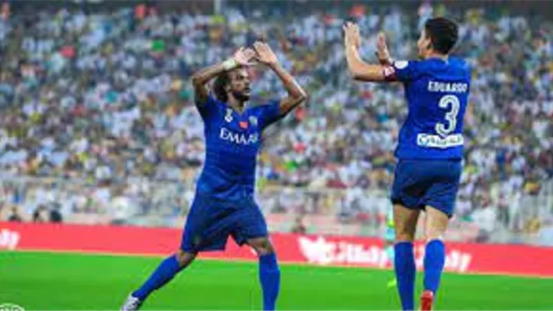 ياسر الشهراني يضع الهدف الأول للهلال فى مرمي اتحاد جدة - شاهد