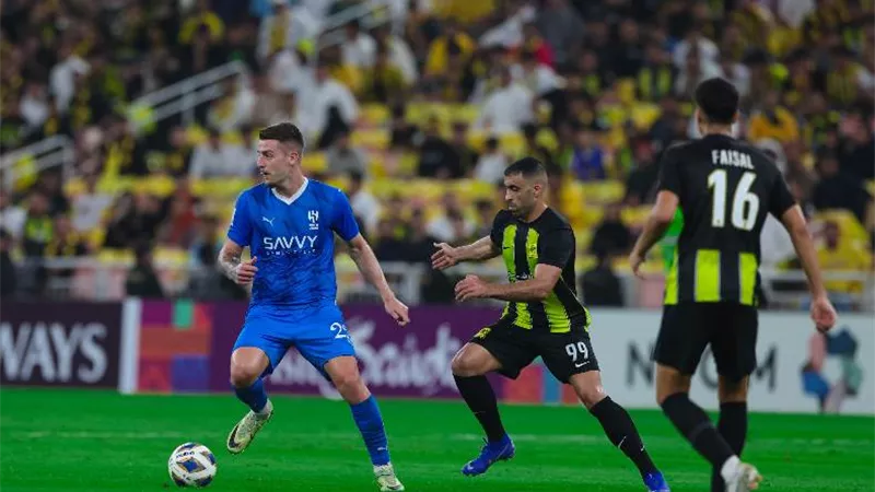 الهلال السعودي يكرر فوزه على الاتحاد ويصعد لنصف النهائي