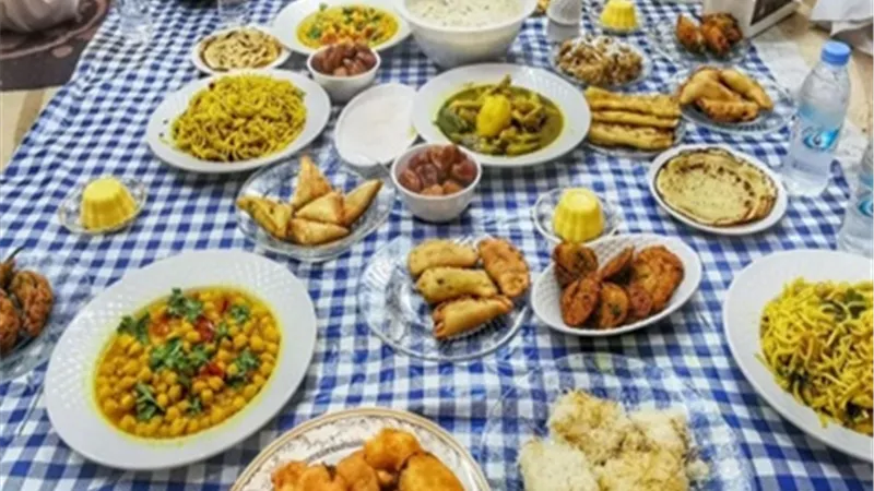 تعالوا نفطر حنيذ في السعودية و نحلي بالكليجا النجدية