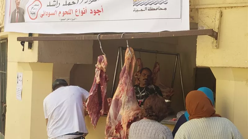 محافظ الجيزة يتابع توافر السلع بمعرض اهلا رمضان بامبابة