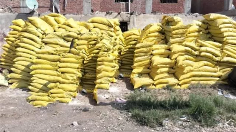 ضبط 5 طن سماد مجهول المصدر بحملات رقابية بأولاد صقر