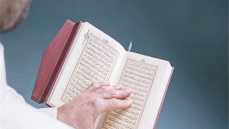 أنت تسأل والمفتي يجيب..لا يجوز شرعاً النيابة في الصيام عن الأحياء