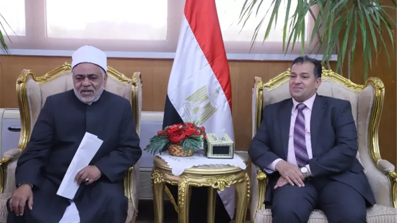 عكاوى يلتقى وفد الأزهر الشريف بمنطقة قنا الازهرية