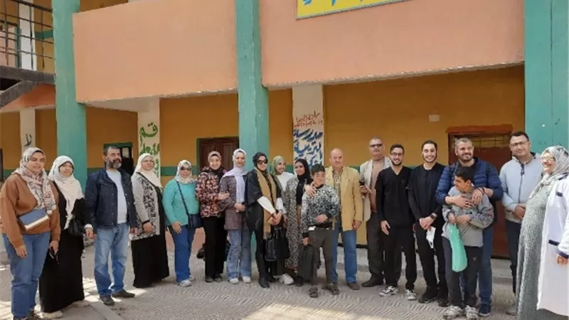 جامعة القاهرة تنظم زيارة لمدرسة التربية الفكرية