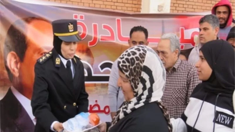 الداخلية توزع وجبات إفطار على الصائمين بالقاهرة والجيزة