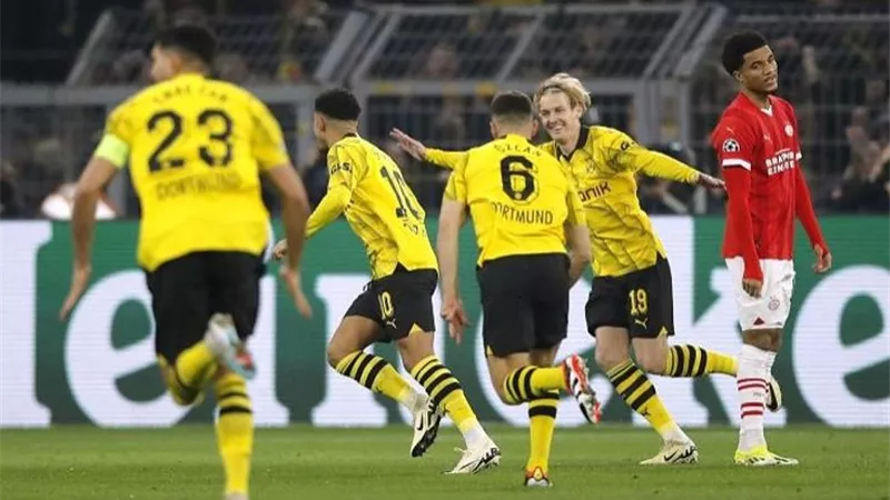 بروسيا دورتموند يعبر أيندهوفن وينضم للكبار في دوري الأبطال