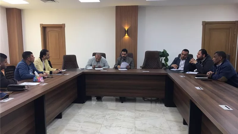 رئيس جهاز العبور الجديدة يجتمع بسكان المدينة لحل مشاكلهم