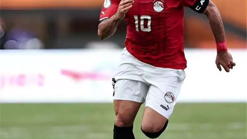 محمد يوسف يكشف كيف سيتعامل حسام حسن مع محمد صلاح ..شاهد