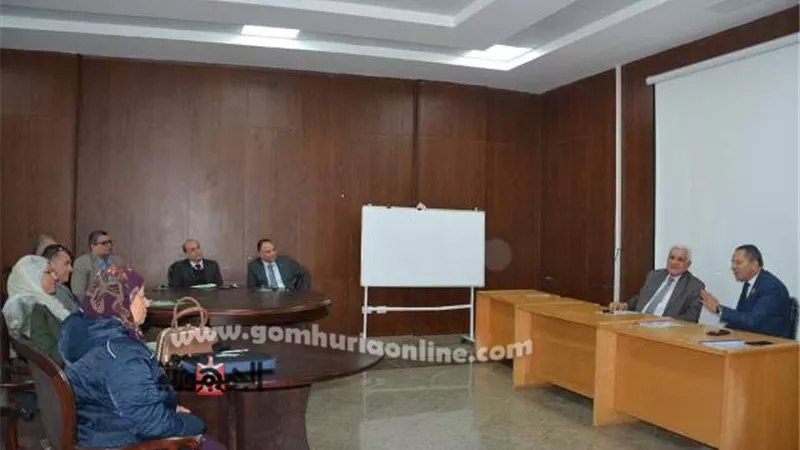 رئيس جامعة دمياط يشهد ختام دورة الإدارة الجامعية والقيادة