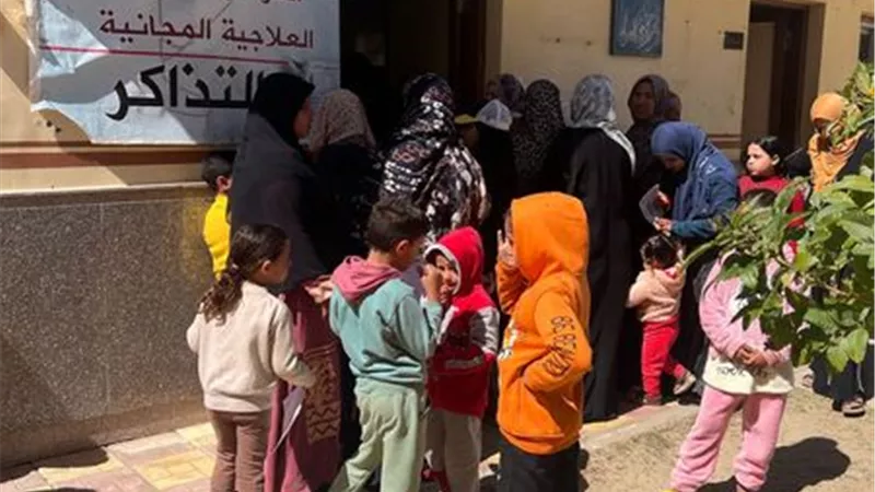 قافلة حياة كريمة الطبية تعالج أهالي طوسون بالإسماعيلية