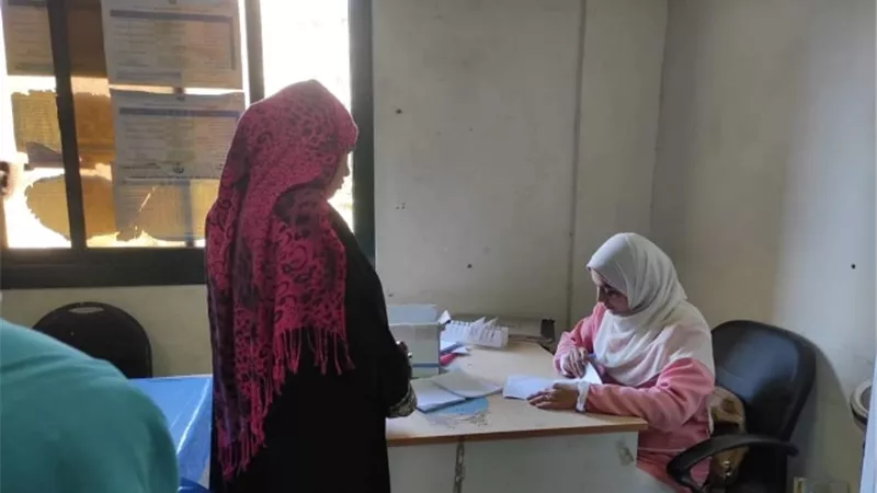 الكشف علي ٣١٥ حالة في قافلتين 