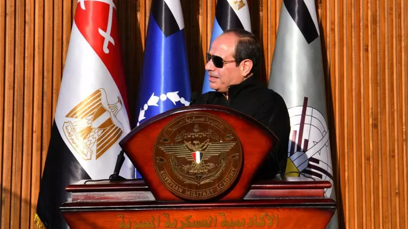 الرئيس السيسي يتفقد الأكاديمية العسكرية المصرية.. صور وفيديو