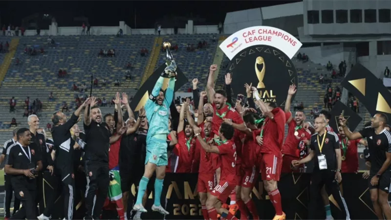 نجم الزمالك السابق مهاجما الأهلي: بيكسب بالحظ
