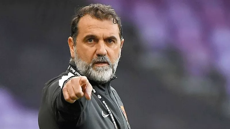 حتا الإماراتى يعلن الاستغناء عن مدربه الإيطالى فيفيانى