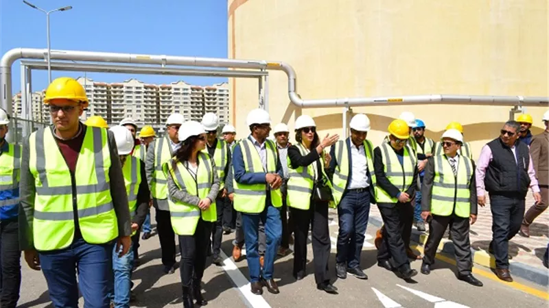 نائب وزير الإسكان وقنصل فرنسا يزورون أكبر محطة معالجة صرف صحي بالإسكندرية
