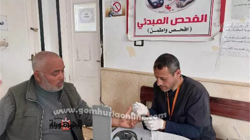 علاج ١٤٤٧ مواطنا بالمجان في قافلة طبية بدمياط