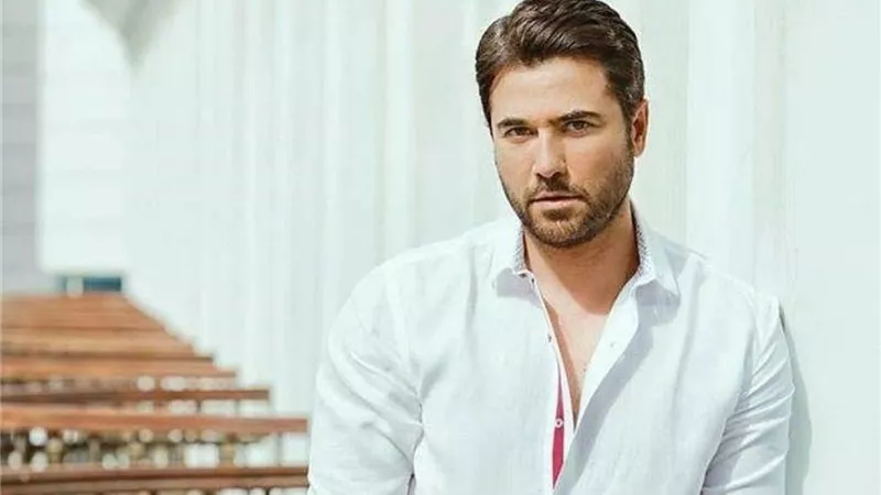 أحمد عز يتصدر محركات البحث بعد ظهوره مع عمرو أديب