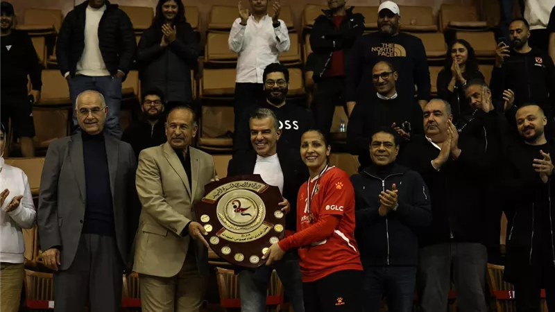 الخطيب يهنئ سيدات الأهلي لكرة اليد بـ بطولة الدوري