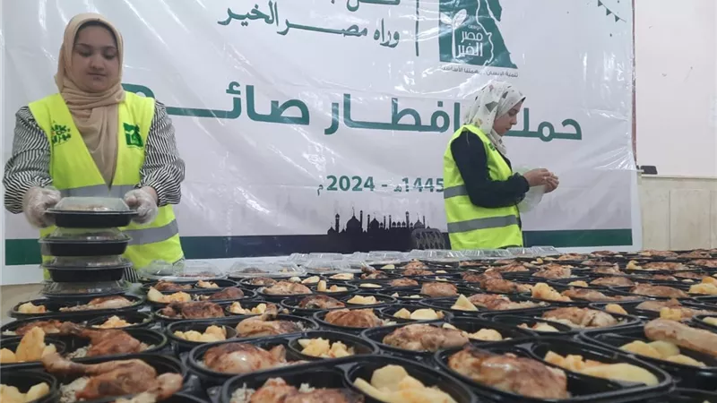 محافظ أسيوط يشيد بمؤسسة مصر الخير لتوفير 66 ألف وجبة إفطار وسحور