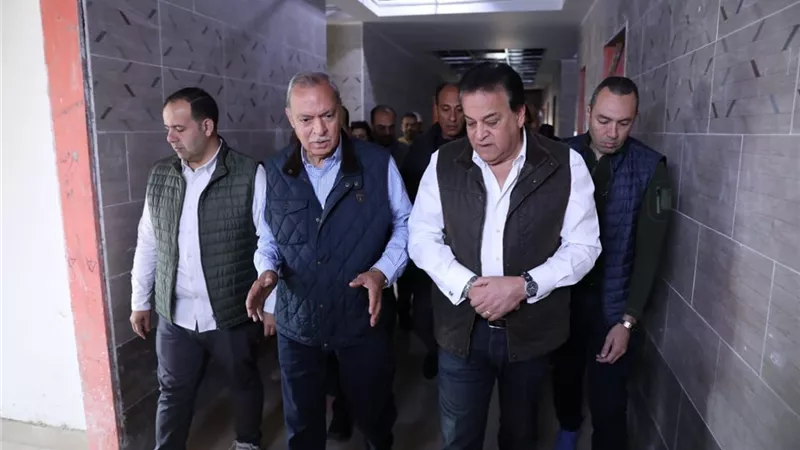وزير الصحة يتفقد المستشفى الجديد بمدينة العبور