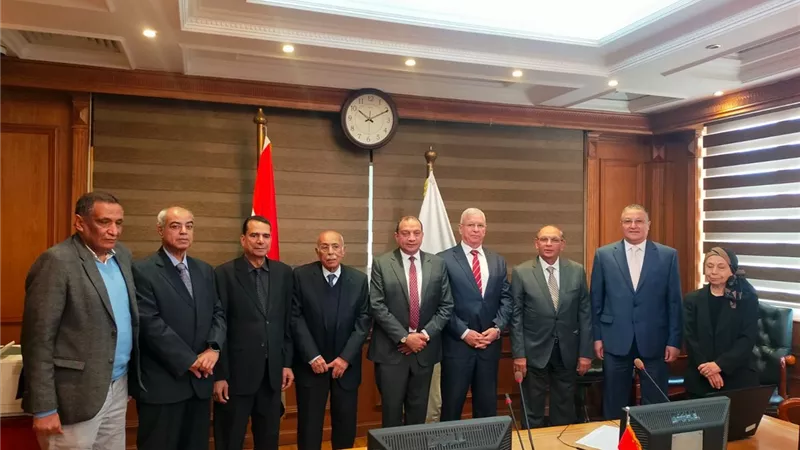 اللجنة المختصة تواصل أعمالها بمقابلة المرشحين لمنصب رئيس جامعة الأقصر