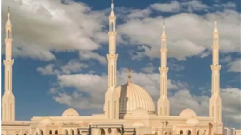 بيوت الله.. مسجد الفتاح العليم